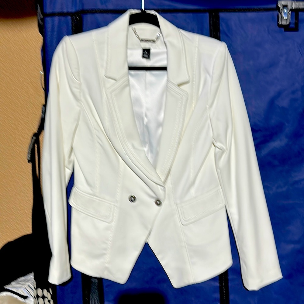 Why house black market size 8 blazer